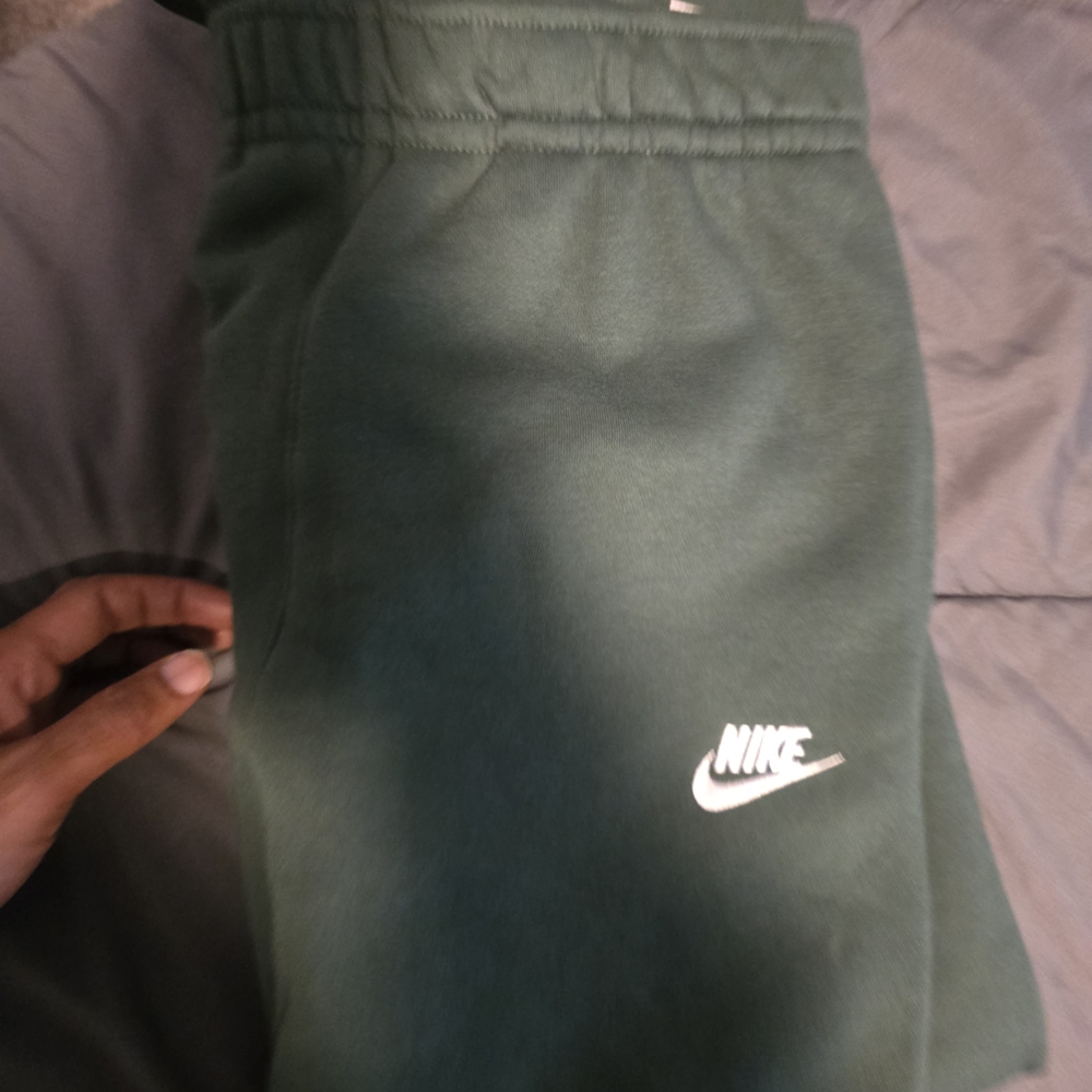 Nike Standard Fit Green Tapered Pants